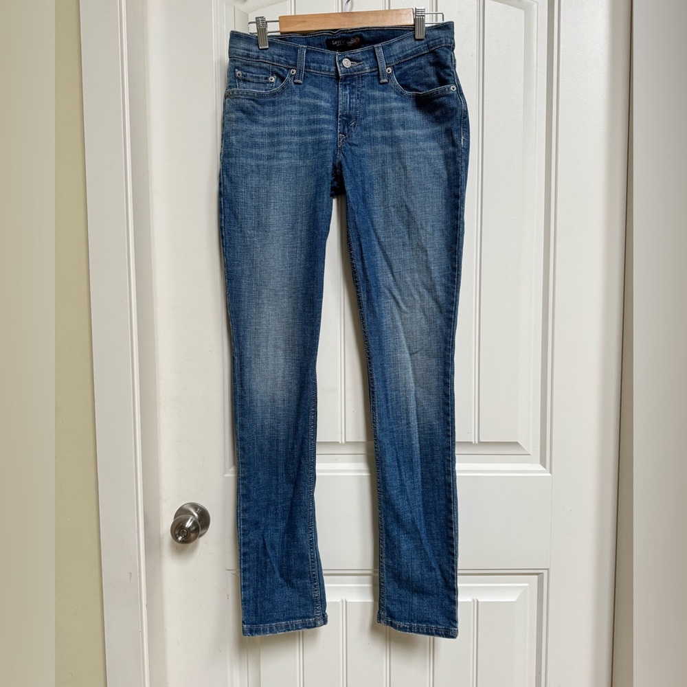 Levi’s Genuinely Crafted Faded Low Rise Skinny Jeans. Juniors 9M (29” by 32”)